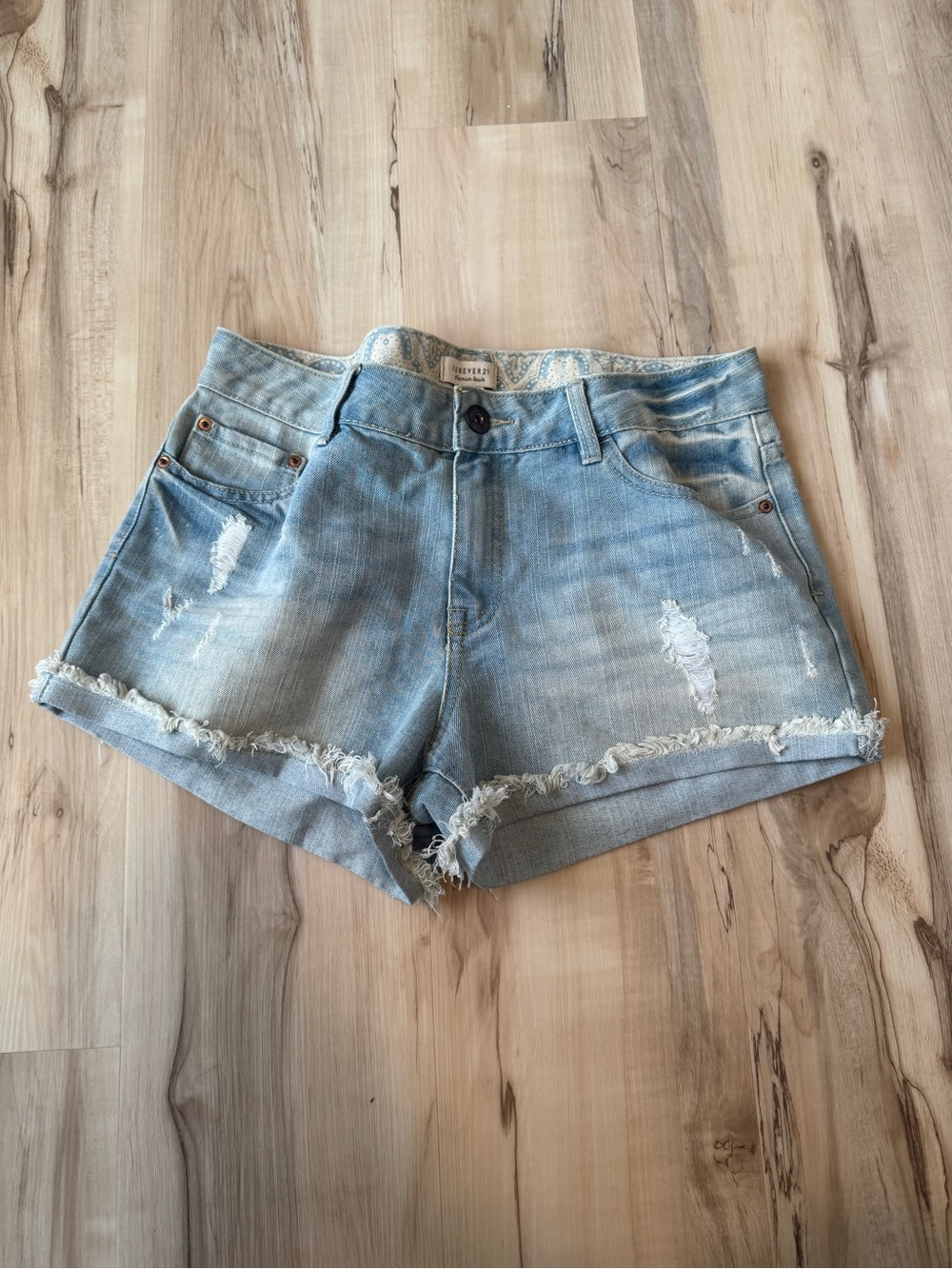 Forever 21 Premium Denim Distressed‎ Jean Shorts Light Blue Size 8 W30 Frayed